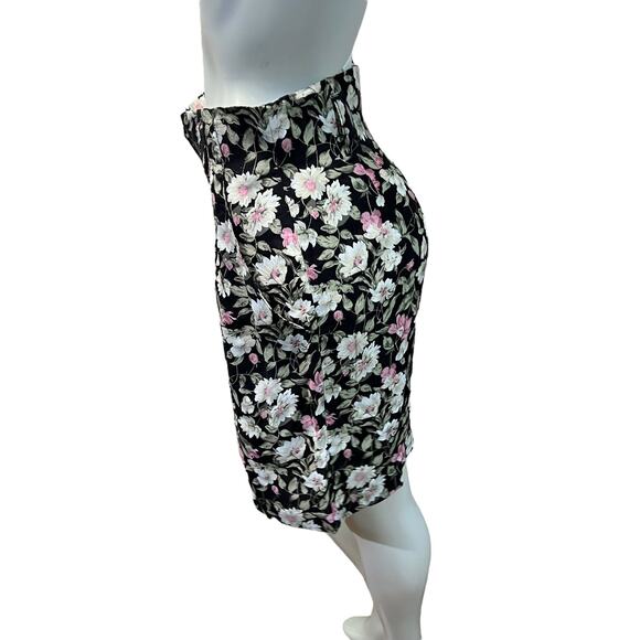 Y2K Rampage High Waisted Floral Shorts Black with Pink & White Flowers Size 7 - Picture 12 of 16